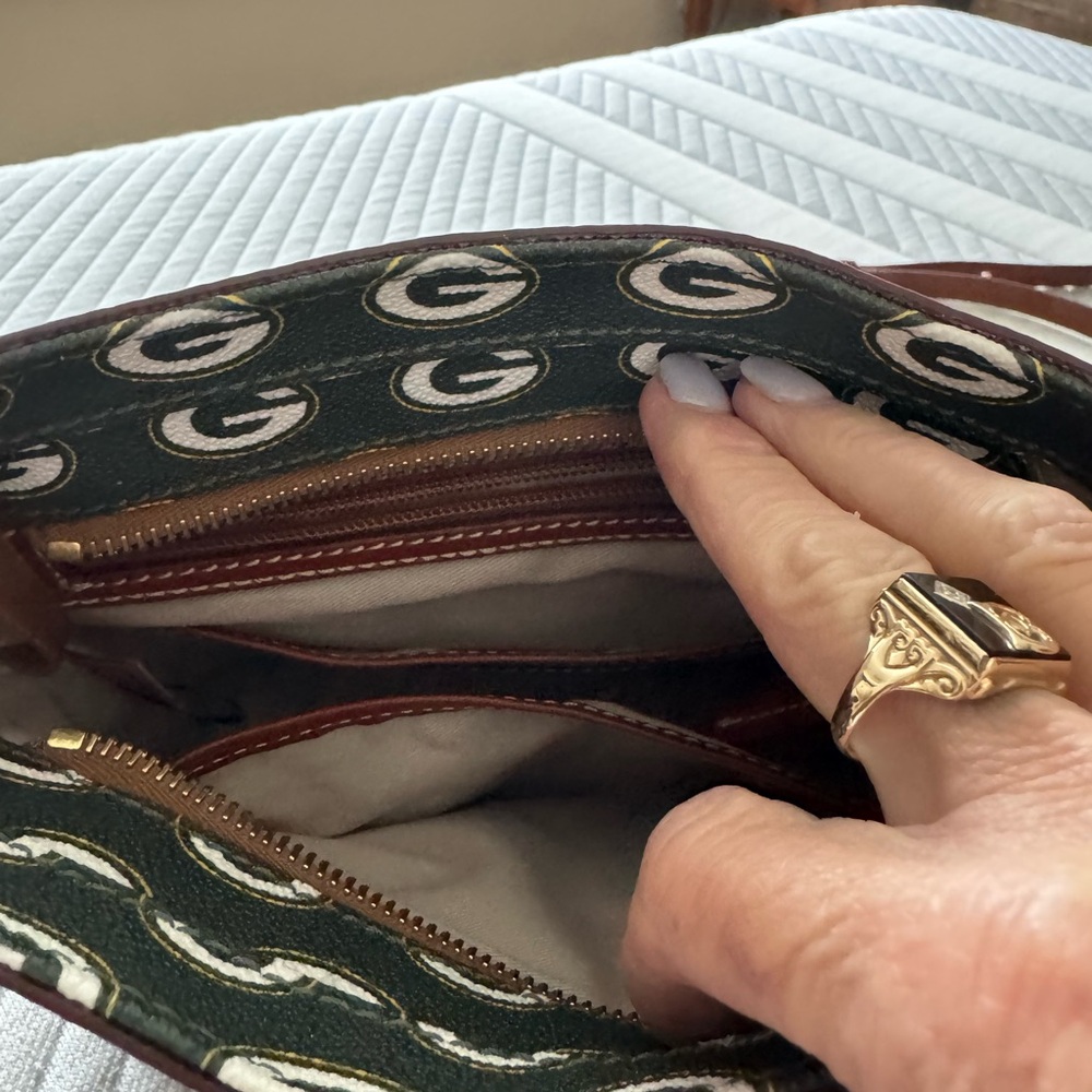 Dooney & Bourke Green Bay Packers Crossbody Bag - Picture 3 of 7
